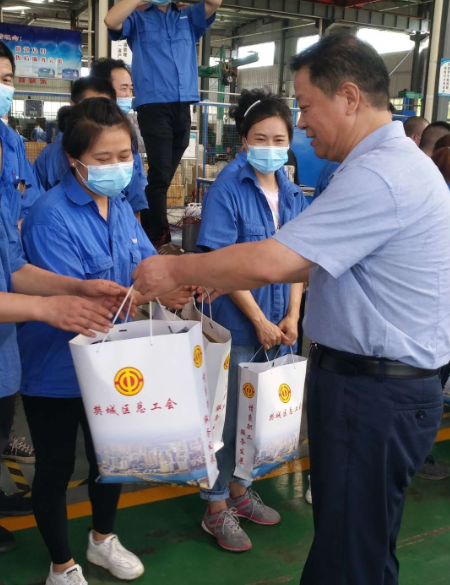 領(lǐng)導(dǎo)關(guān)懷 領(lǐng)導(dǎo)關(guān)懷